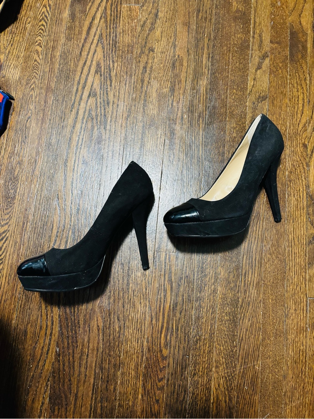 GUESS, Black Platform Heels, Size 10 - Picture 2 of 4